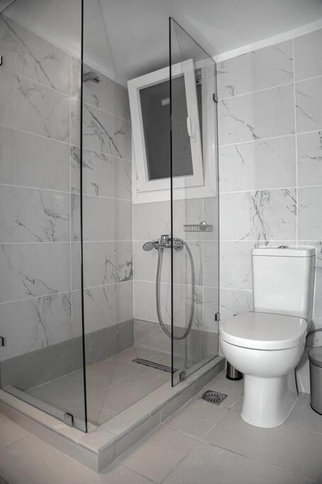 Elegant Two Bedroom Афины